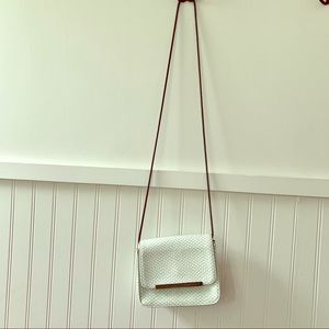White snakeskin design shoulder bag